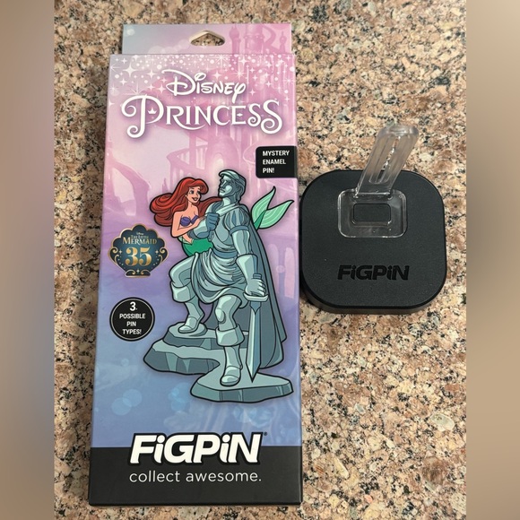 Ariel and Prince Eric Statue Common Limited Edition (LE) 2000 pin - Picture 3 of 4